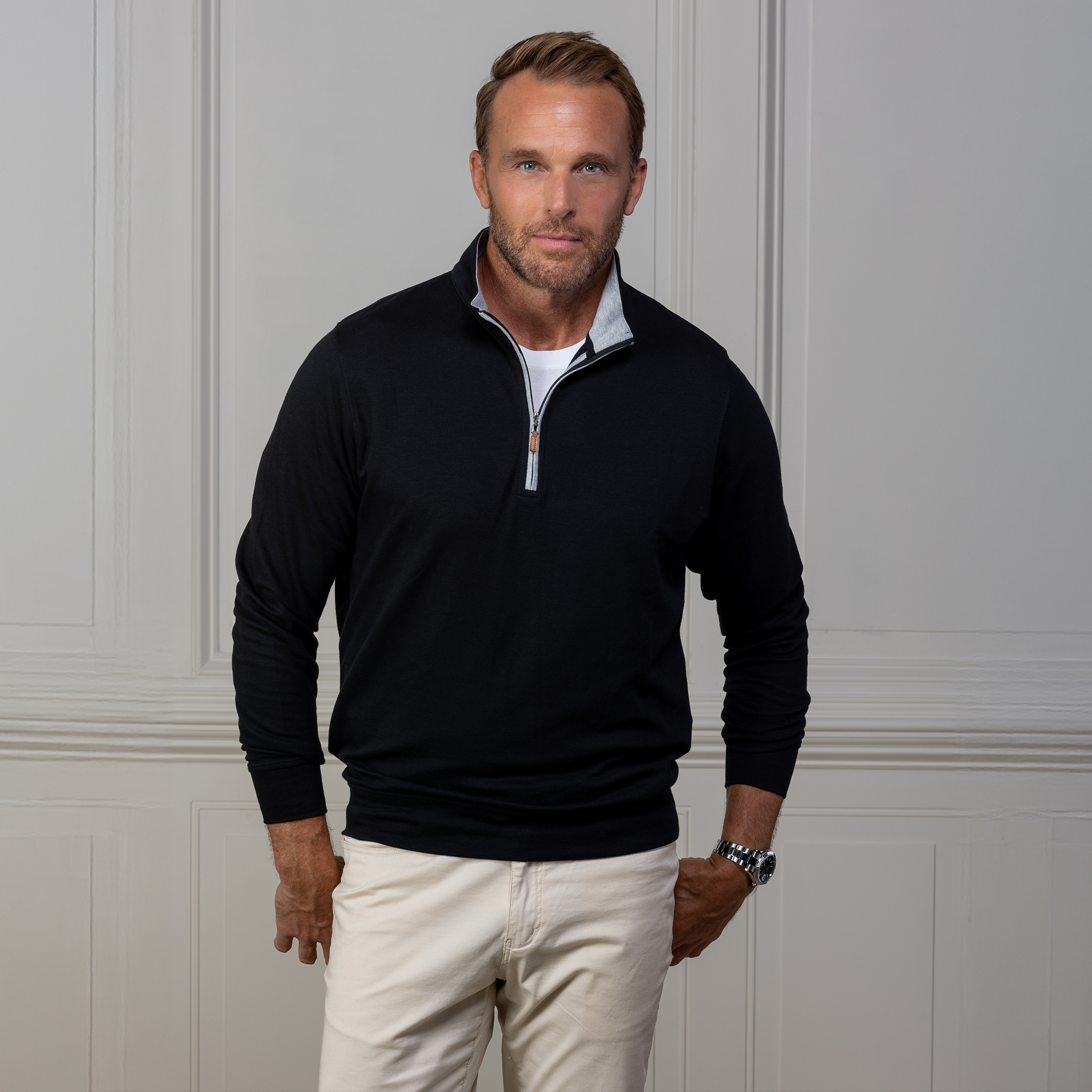 【ブラック（01）】Mott Cloudscape Quarter Zip Heather Cloud Cotton Quarter Zip Black with Light Grey Trim